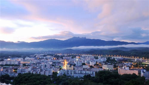 孟小获瓦香鸡饭